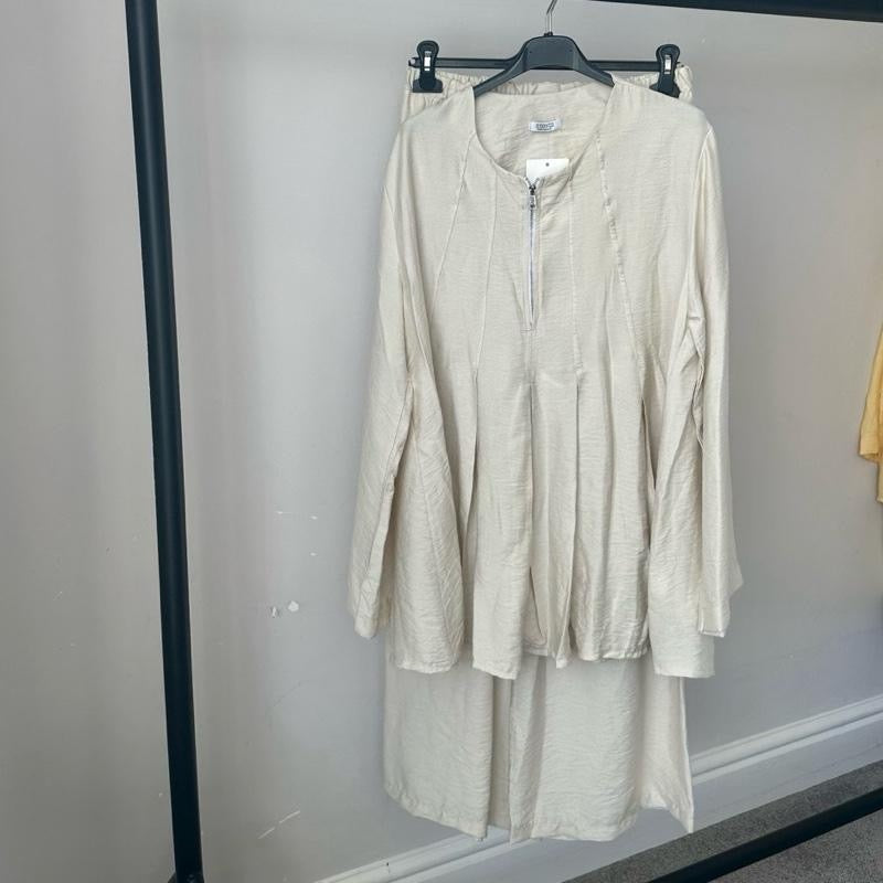 Airah Pleated Coord with Zipped Neckline