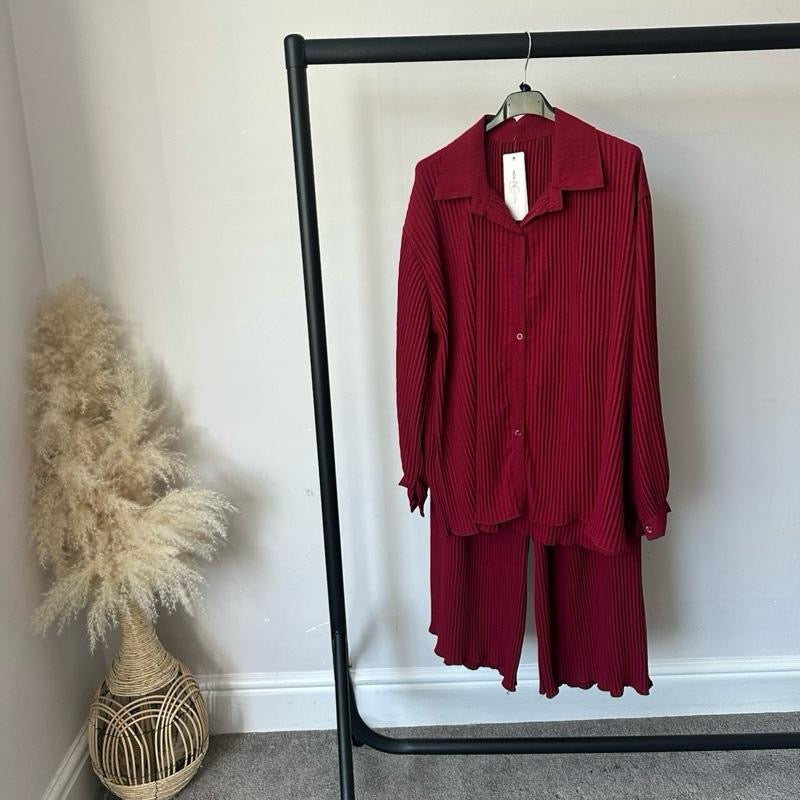 Pleated Buttoned Coord Set: Matching Top and Trousers for Comfortable Wear