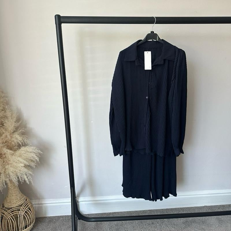 Pleated Buttoned Coord Set: Matching Top and Trousers for Comfortable Wear
