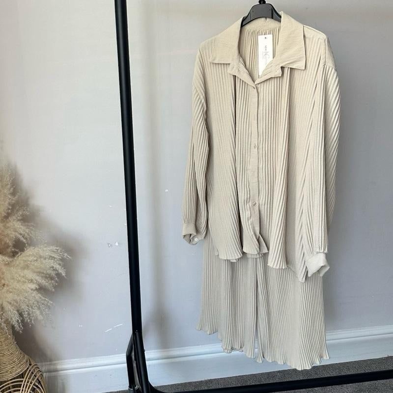 Pleated Buttoned Coord Set: Matching Top and Trousers for Comfortable Wear