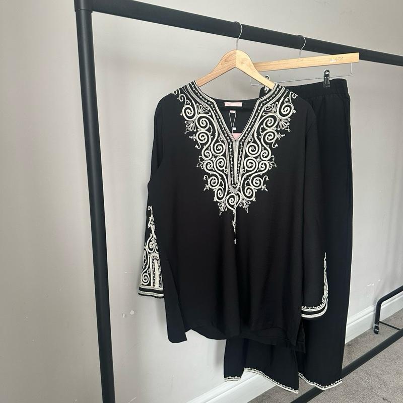 Hawaa Embroidered Coord - Elegant Tunic Style with Pockets & Long Sleeve for All Seasons