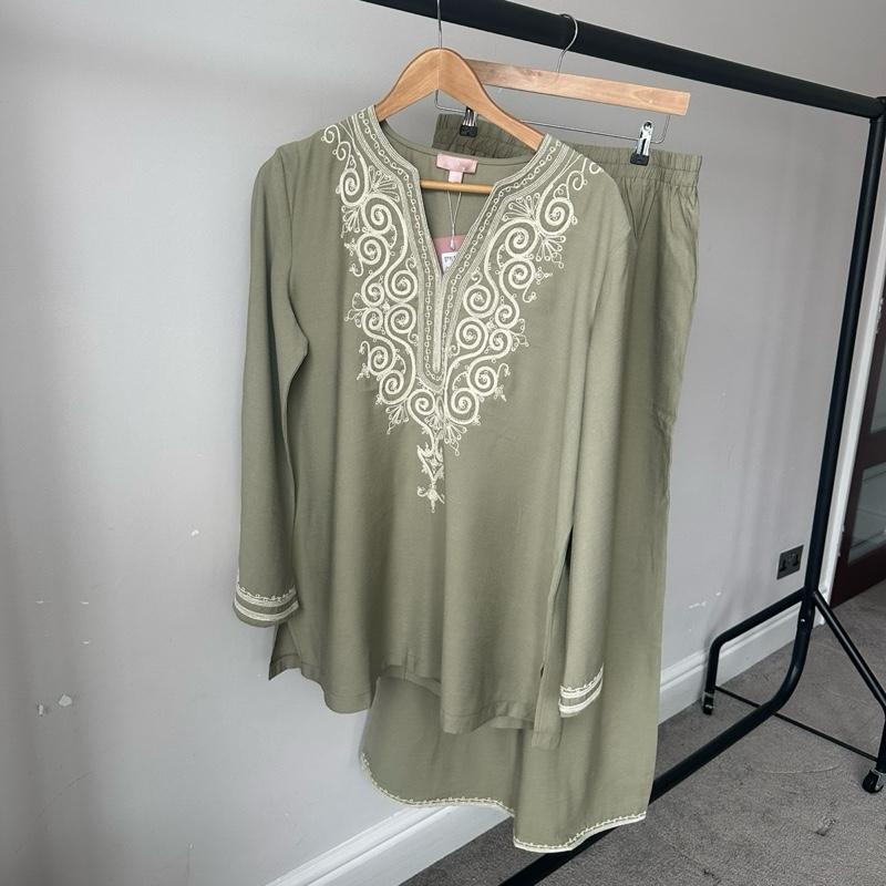 Hawaa Embroidered Coord - Elegant Tunic Style with Pockets & Long Sleeve for All Seasons