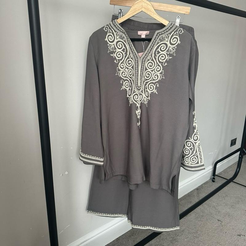 Hawaa Embroidered Coord - Elegant Tunic Style with Pockets & Long Sleeve for All Seasons